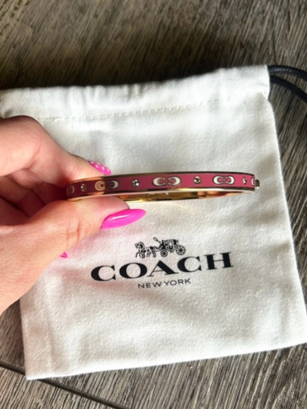NWOT Coach Outlet Kissing Signature Enamel Hinged Bangle in Pink